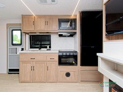 2025 Coachmen RV Freedom Express - Photo 6