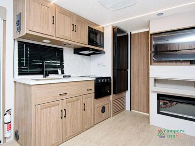 2025 Coachmen RV Freedom Express - Photo 5