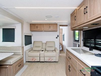 2025 Coachmen RV Freedom Express - Photo 8