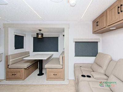 2025 Coachmen RV Freedom Express - Photo 2