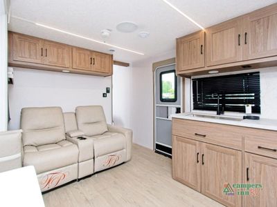 2025 Coachmen RV Freedom Express - Photo 7