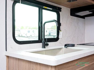 2025 Coachmen RV Freedom Express - Photo 10
