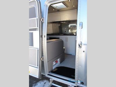 2026 Airstream Globetrotter - Photo 8