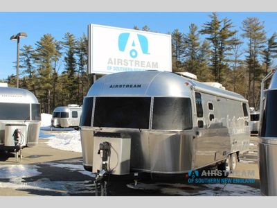 2026 Airstream Globetrotter - Photo 2