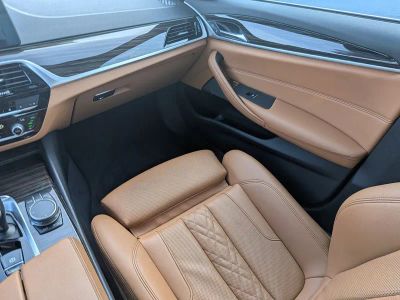 2023 BMW 5 Series — photo 16 view