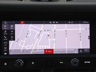 2024 Porsche Macan — photo 18 view