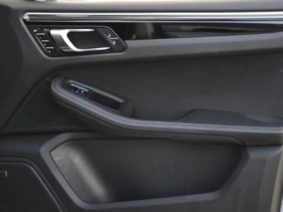 2024 Porsche Macan — photo 32 view