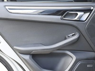 2024 Porsche Macan — photo 27 view