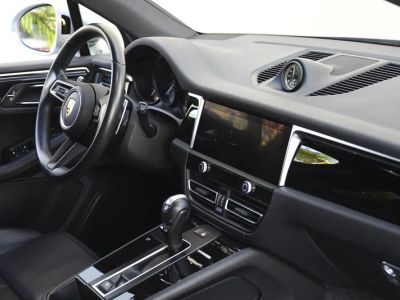 2024 Porsche Macan — photo 31 view
