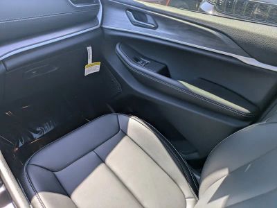 2025 Jeep Grand Cherokee L — photo 15 view