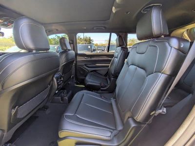 2025 Jeep Grand Cherokee L — photo 12 view