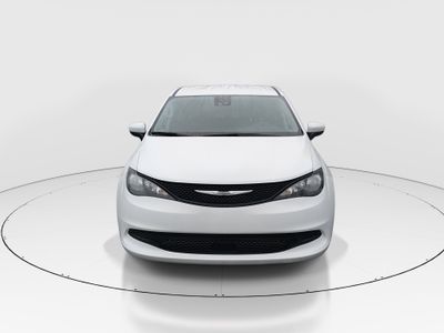 2023 Chrysler Voyager - Photo 2