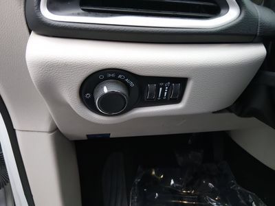 2023 Chrysler Voyager - Photo 13