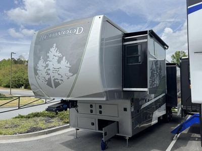2026 Redwood RV Redwood 371RL Fifth - Photo 4
