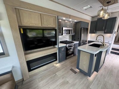 2026 Redwood RV Redwood 371RL Fifth - Photo 15
