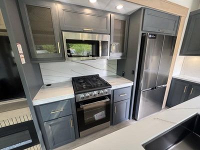 2026 Redwood RV Redwood 371RL Fifth - Photo 17
