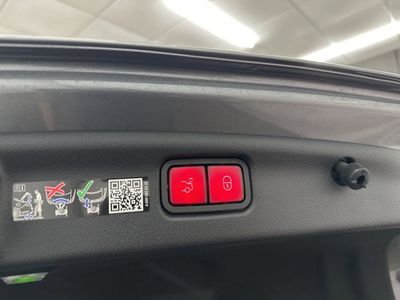 2026 Mercedes-Benz C-Class - Photo 57