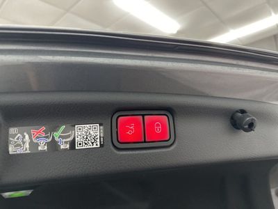 2026 Mercedes-Benz C-Class - Photo 25