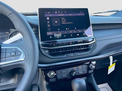 2026 Jeep Compass — photo 14 view