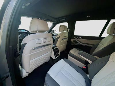 2025 BMW X7 — photo 22 view
