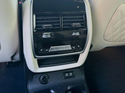 2025 BMW X7 — photo 20 view