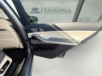 2025 BMW X7 — photo 28 view