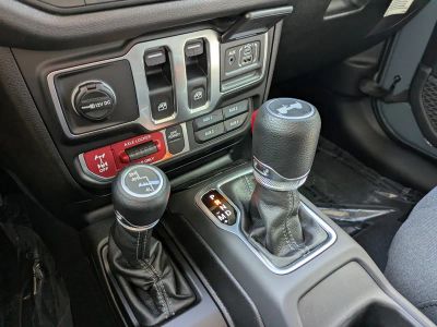 2026 Jeep Wrangler — photo 14 view