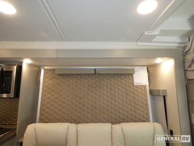 2025 Winnebago Navion - Photo 15