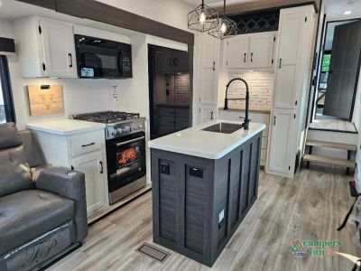2027 Venture RV SportTrek Touring Edition — photo 12 view