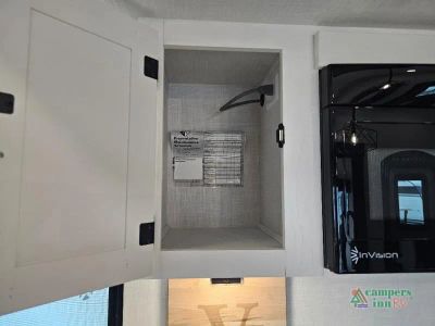 2027 Venture RV SportTrek Touring Edition — photo 25 view