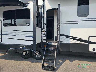 2027 Venture RV SportTrek Touring Edition — photo 8 view