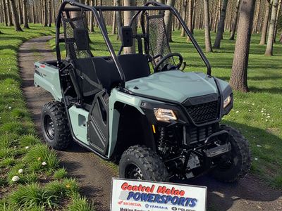 2026 Honda Pioneer 520 - Photo 2