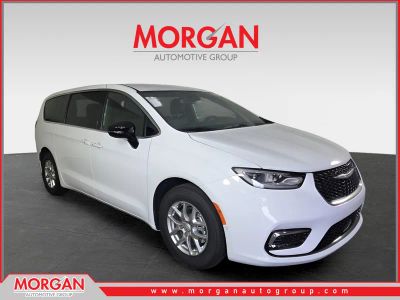 2026 Chrysler Pacifica Select in White — front three-quarter view