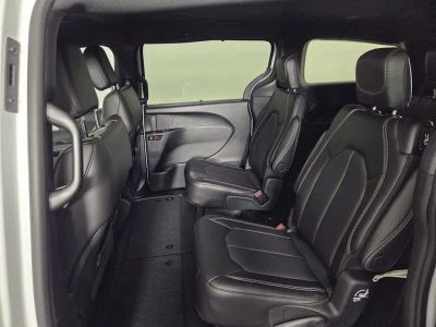 2026 Chrysler Pacifica — photo 18 view