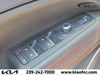 2018 Alfa Romeo Stelvio Quadrifoglio — photo 21 view