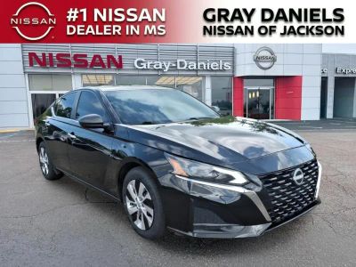 2024 Nissan Altima - Photo 1