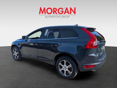 2011 Volvo XC60 — engine compartment view
