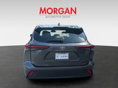 2021 Toyota Highlander — engine compartment view