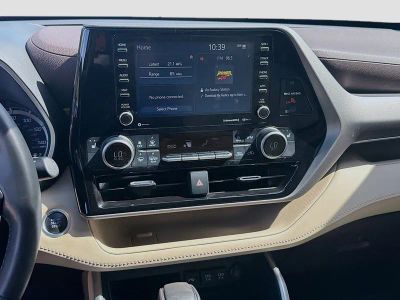2021 Toyota Highlander — photo 12 view