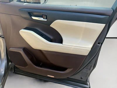 2021 Toyota Highlander — photo 36 view