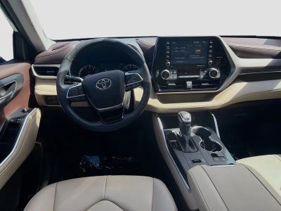 2021 Toyota Highlander — photo 22 view