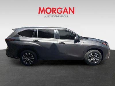 2021 Toyota Highlander — photo 8 view