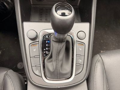 2022 Hyundai Kona Limited — photo 15 view