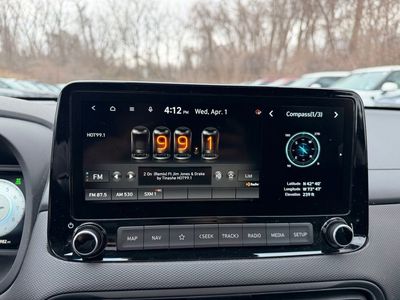 2022 Hyundai Kona Limited — photo 13 view