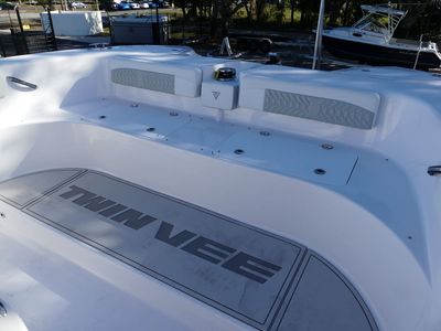 2026 Twin Vee 340 Center Console GFX - Photo 23