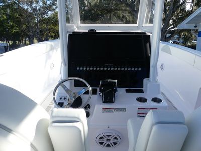 2026 Twin Vee 340 Center Console GFX - Photo 13