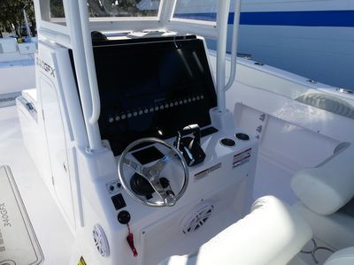 2026 Twin Vee 340 Center Console GFX - Photo 14