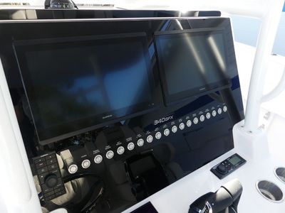 2026 Twin Vee 340 Center Console GFX - Photo 15