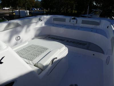 2026 Twin Vee 340 Center Console GFX - Photo 22
