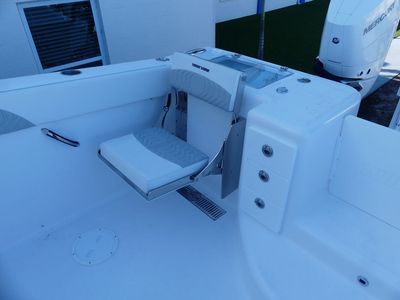 2026 Twin Vee 340 Center Console GFX - Photo 8
